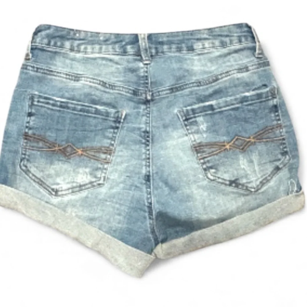 Vintage Mudd Size 7 Low Rise Denim Shorts Cuffed Hem Distressed      SKU 24 - Picture 2 of 6